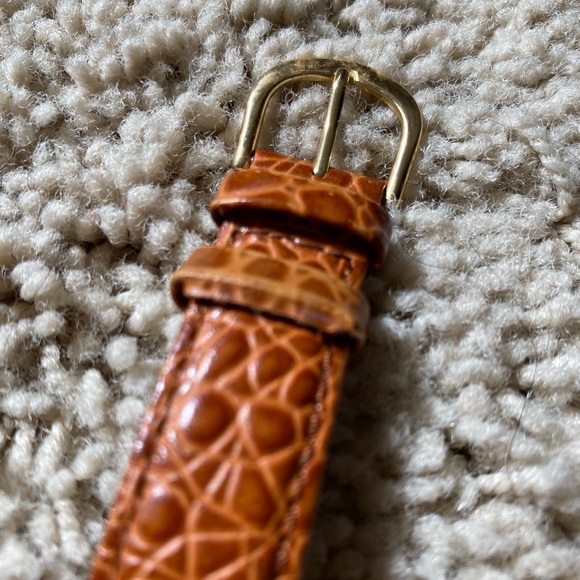 Casio 1330 Leather Dress Watch - Picture 5 of 13